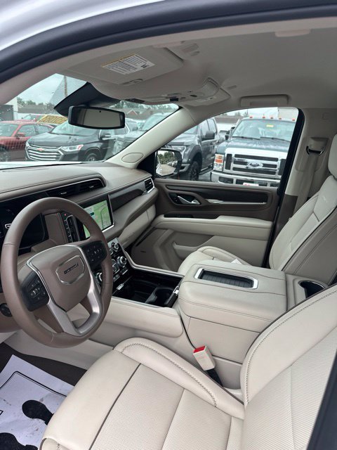 Used 2023 GMC Yukon XL Denali AWD/4WD image 25