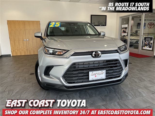 Certified 2025 Toyota Grand Highlander AWD image 1