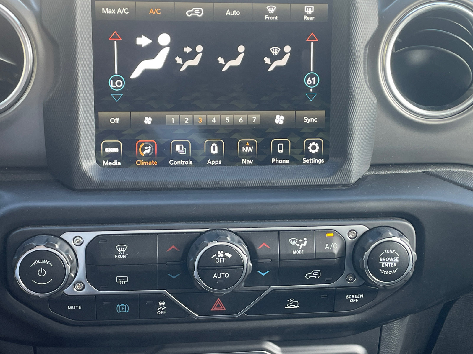 Used 2022 Jeep Wrangler Unlimited Rubicon 4xe AWD/4WD image 16