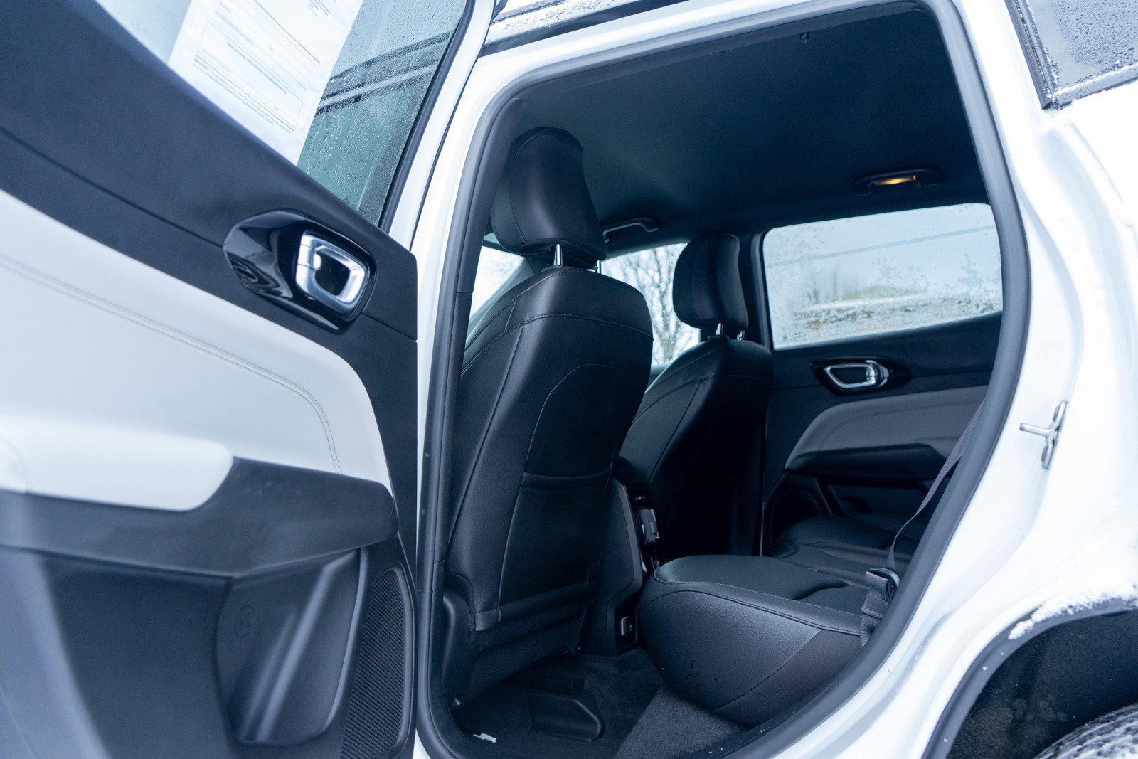 Used 2024 Jeep Compass Limited image 26