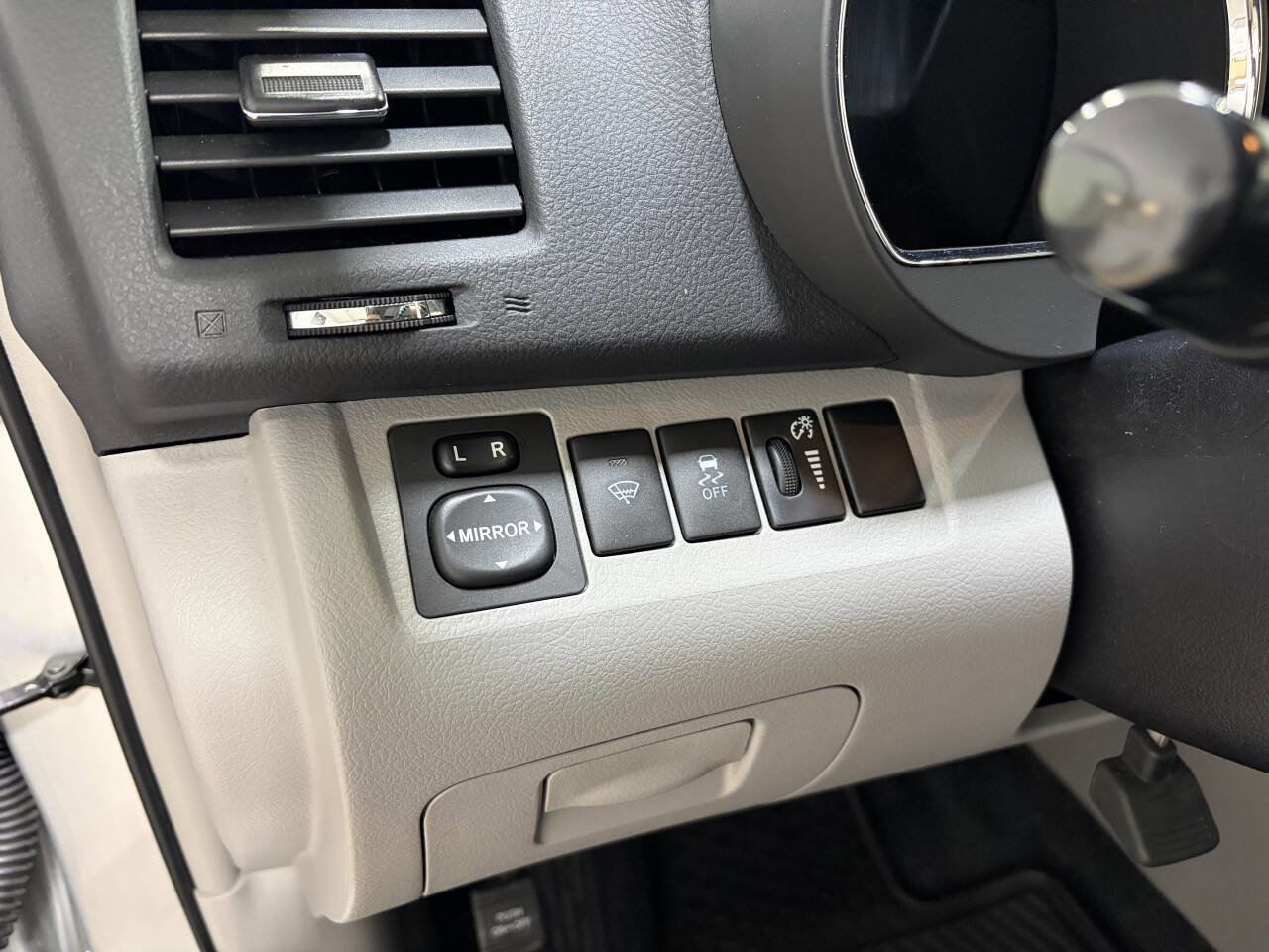 Used 2013 Toyota Highlander 4WD Hybrid image 26