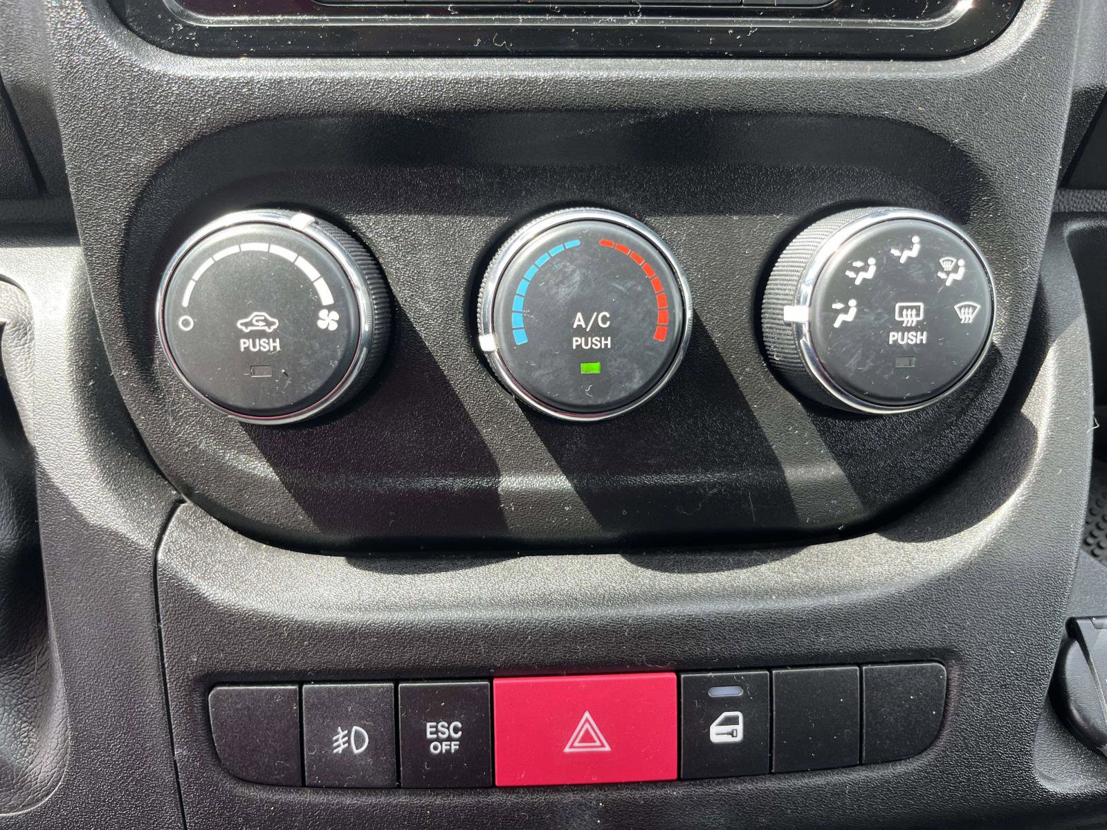 Used 2015 RAM ProMaster 2500 w/ Interior Convenience Group FWD image 16
