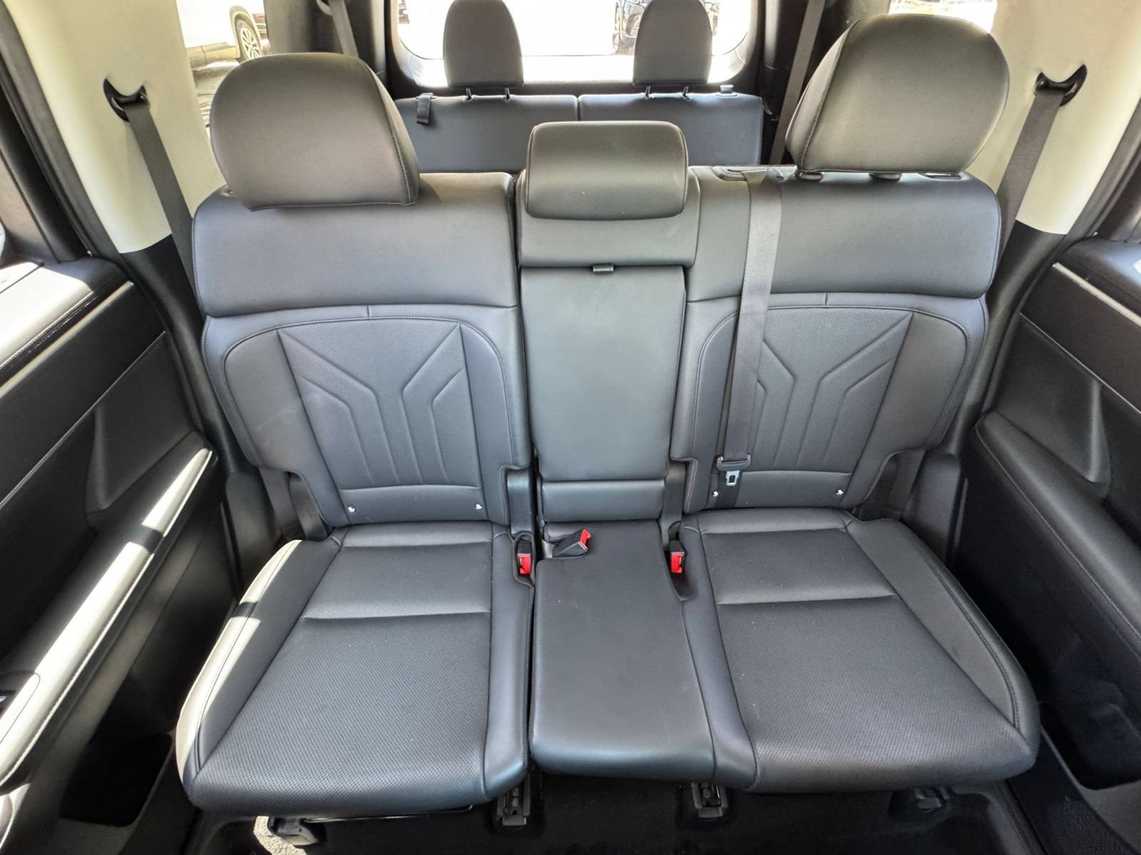 Used 2025 Hyundai Santa Fe SEL FWD image 36