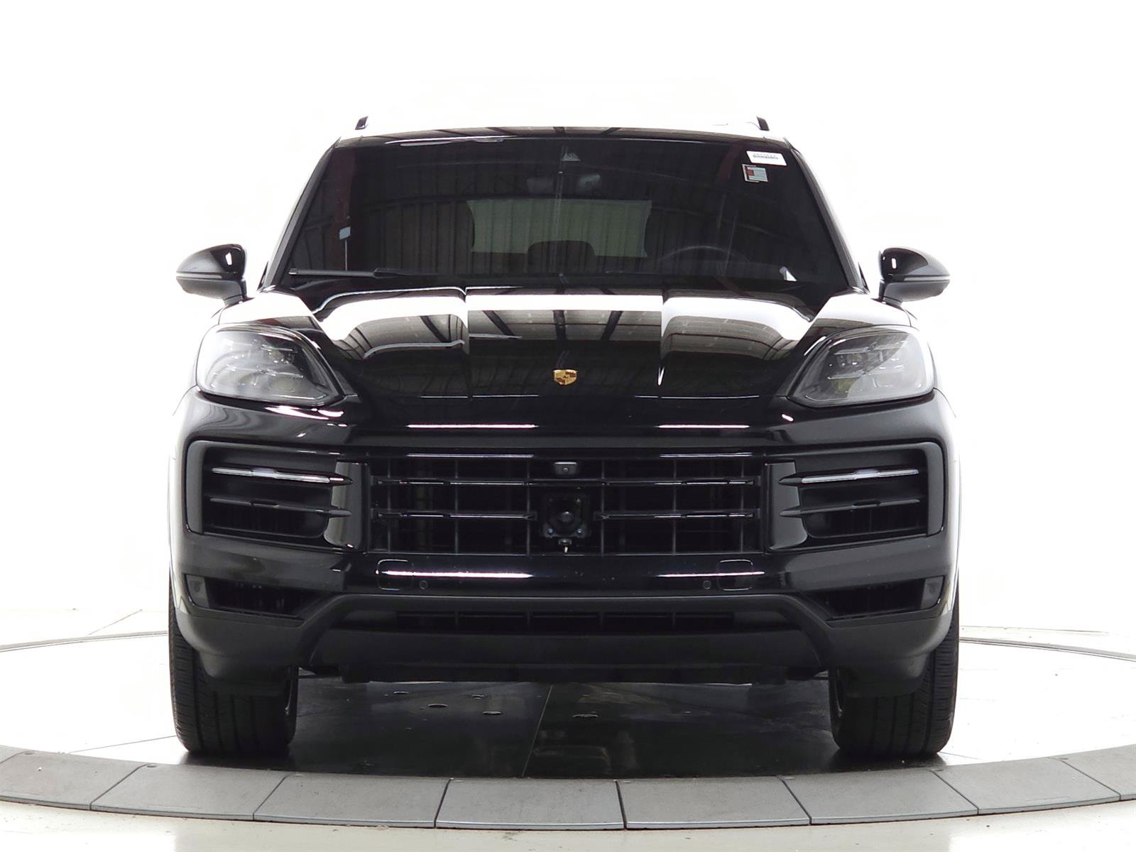 Used 2024 Porsche Cayenne AWD/4WD image 2