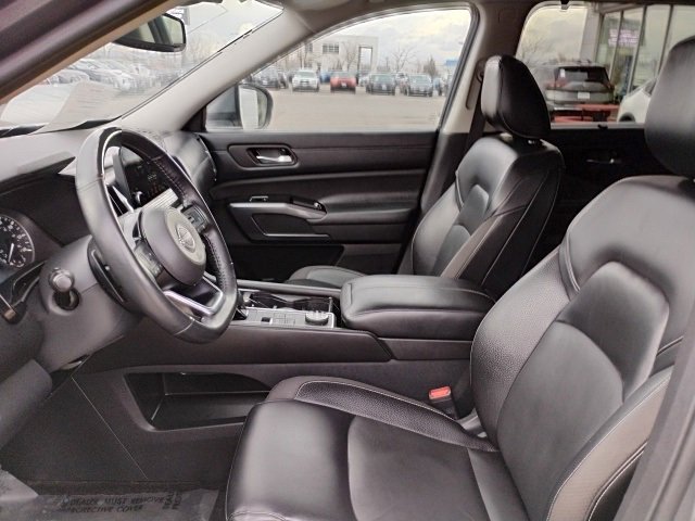 Used 2022 Nissan Pathfinder SL image 16
