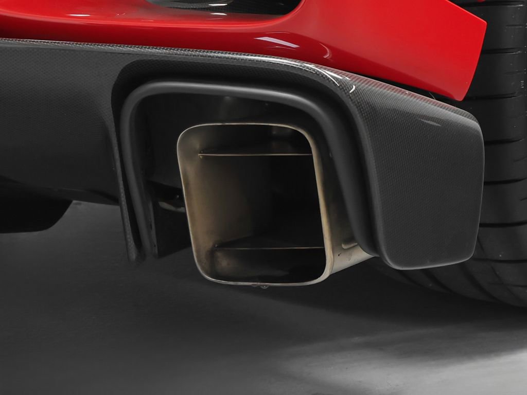 Used 2024 Ferrari 812 Competizione image 44