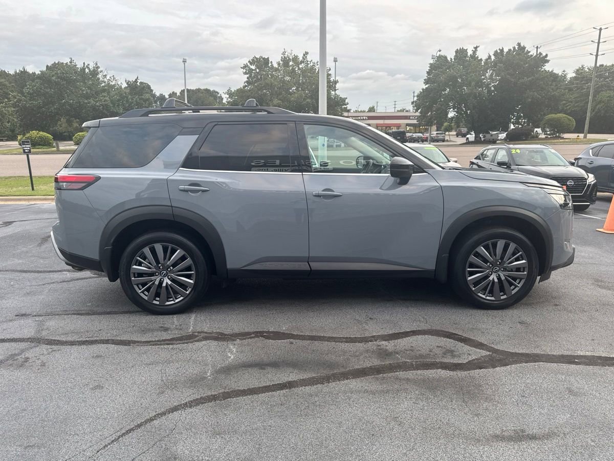 Used 2023 Nissan Pathfinder SL w/ SL Premium Package AWD/4WD image 8