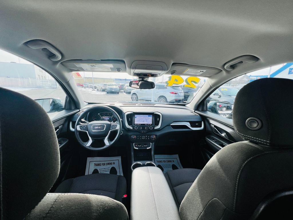 Used 2024 GMC Terrain SLE w/ Driver Convenience Package image 32