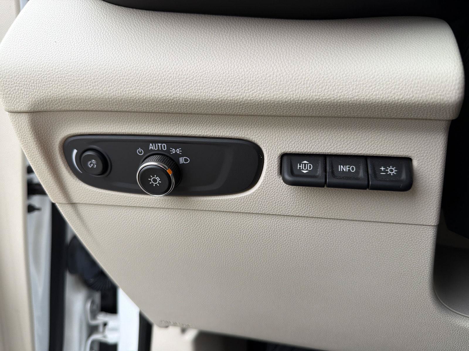 Used 2023 Buick Envision Avenir AWD/4WD image 20