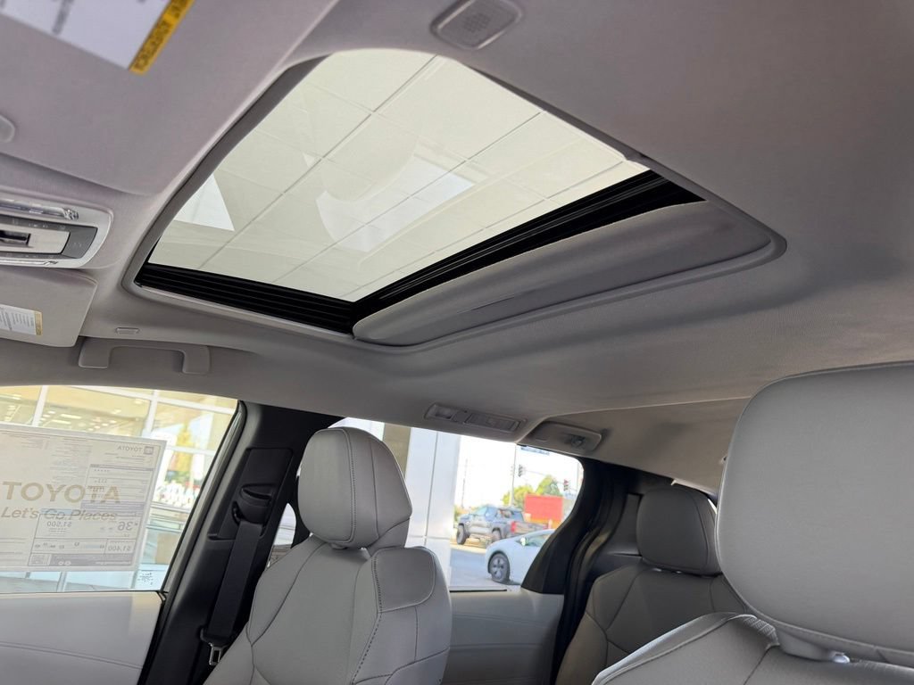 New 2026 Toyota Sienna XLE FWD image 20