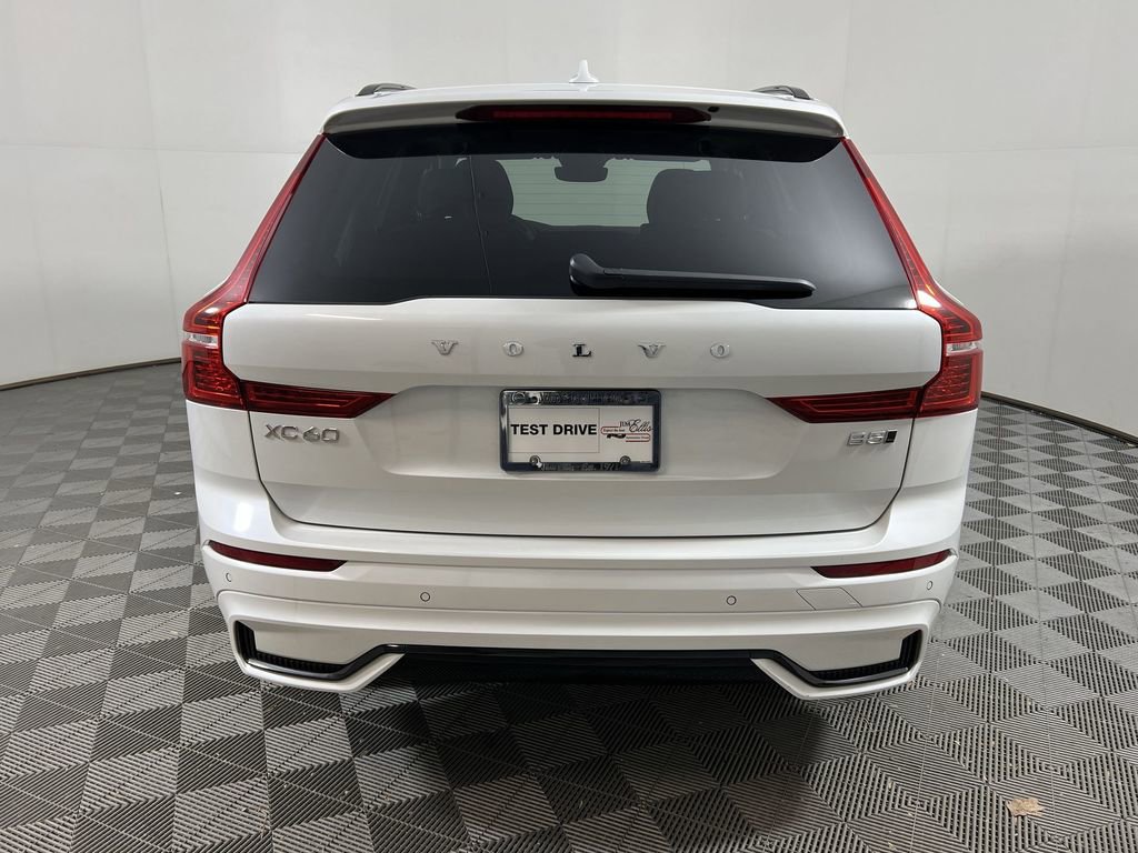 Certified 2025 Volvo XC60 B5 Core w/ Climate Package image 9