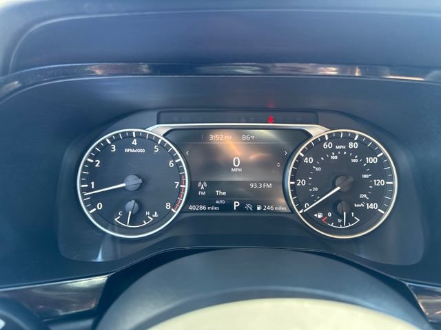 Used 2025 Nissan Pathfinder SV AWD/4WD image 20