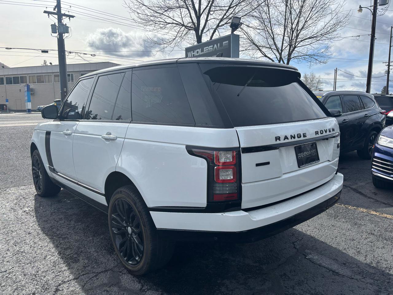 Used 2016 Land Rover Range Rover Supercharged AWD/4WD image 3