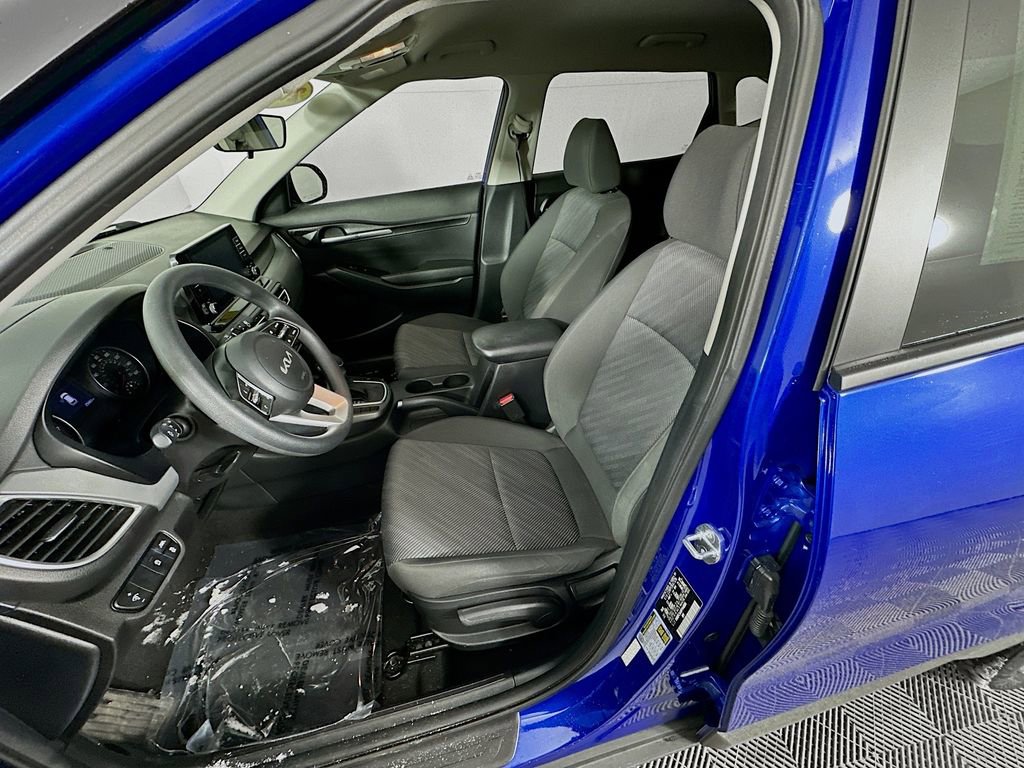 Used 2023 Kia Seltos LX image 26