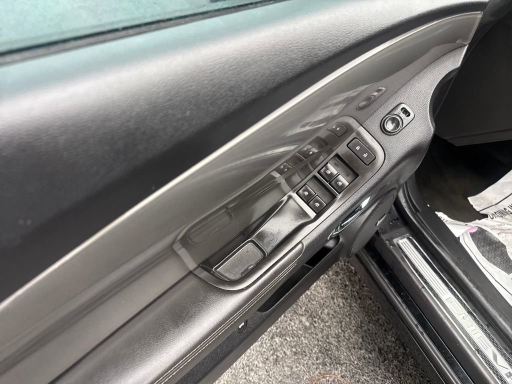 Used 2015 Chevrolet Camaro SS image 11
