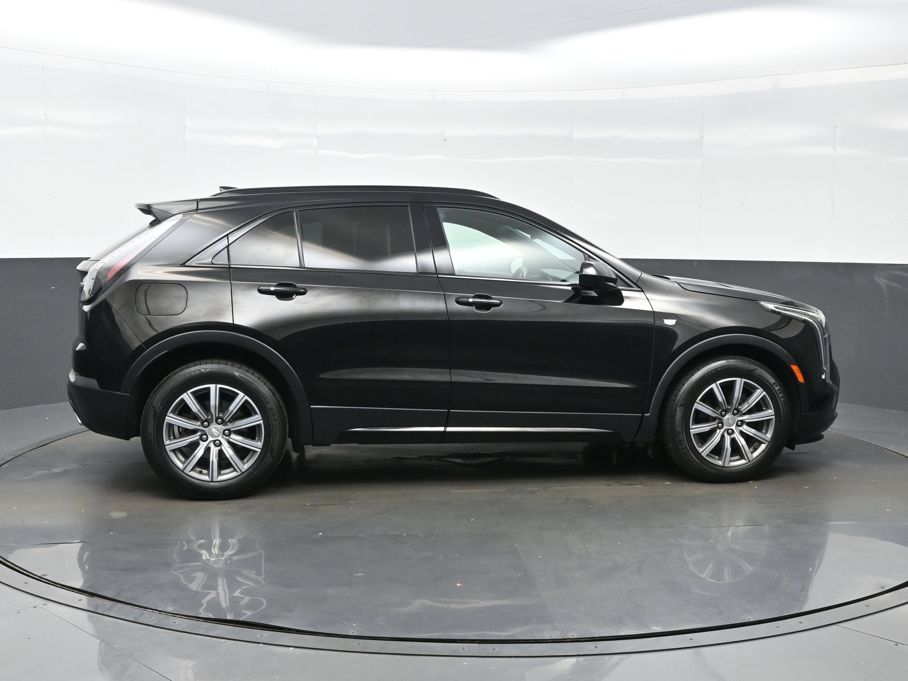 Used 2019 Cadillac XT4 Sport w/ Driver Awareness Package FWD image 7