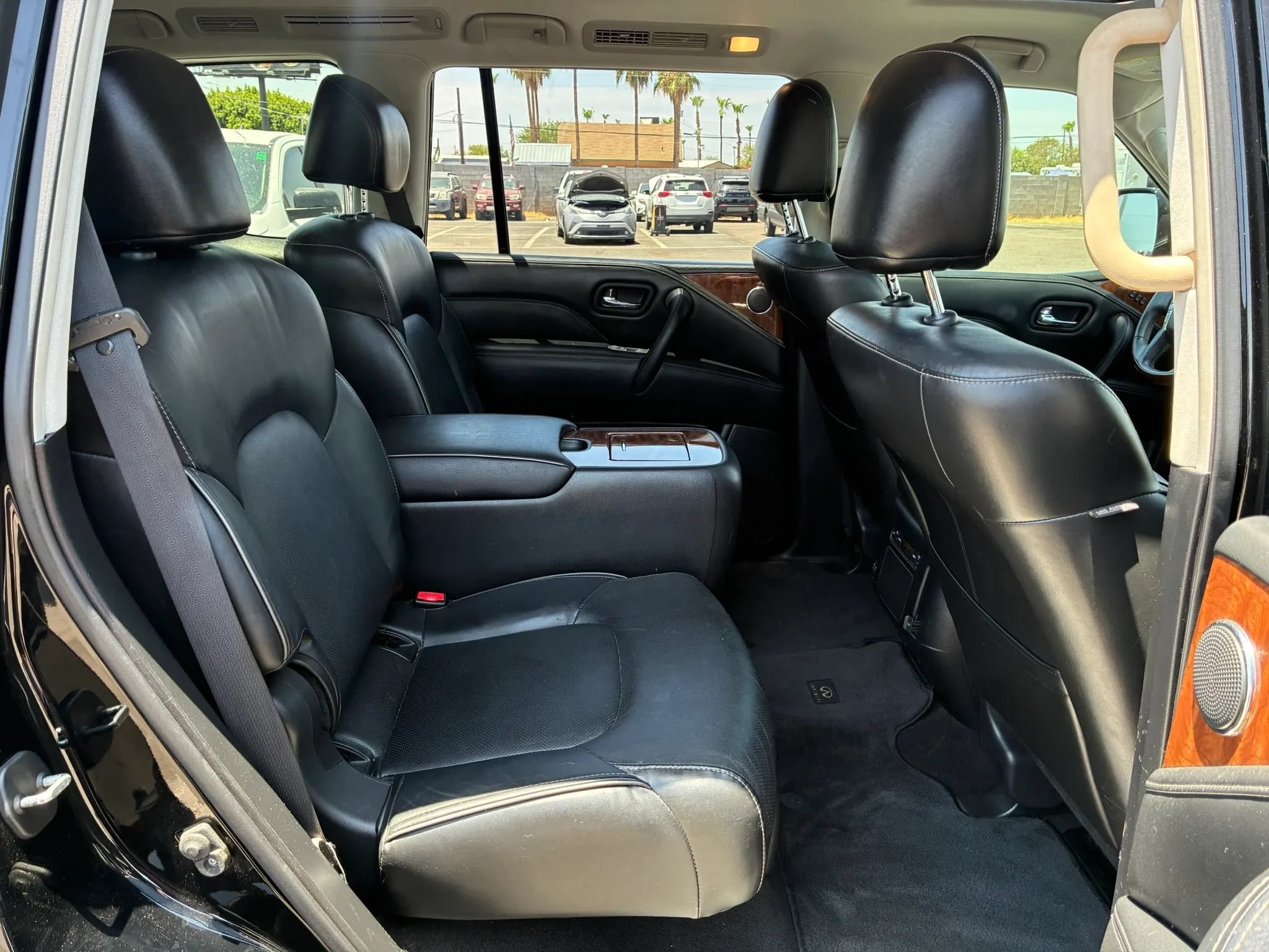 Used 2019 INFINITI QX80 Luxe w/ All-Season Package AWD/4WD image 25