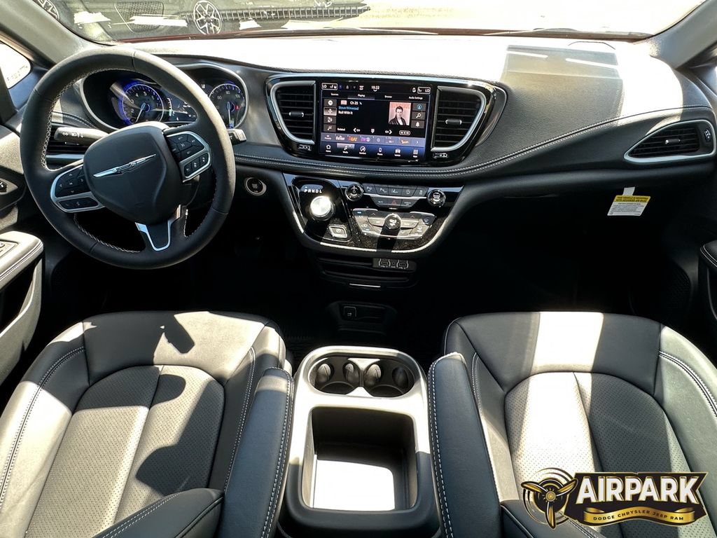 New 2025 Chrysler Pacifica Select FWD image 14