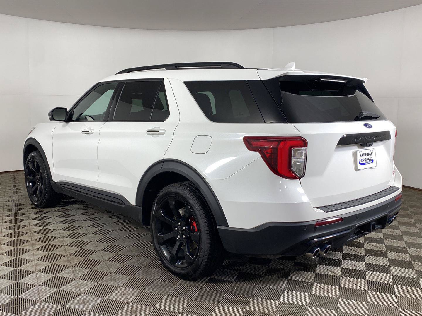 Used 2023 Ford Explorer ST w/ Equipment Group 401A AWD/4WD image 4