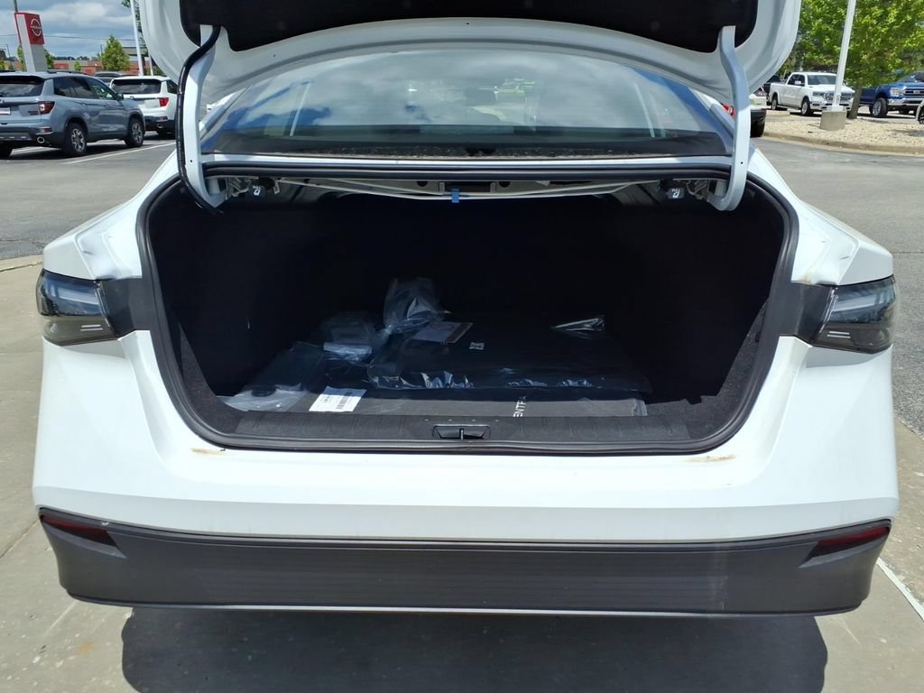 New 2026 Nissan Sentra SV w/ SV Convenience Package FWD image 9