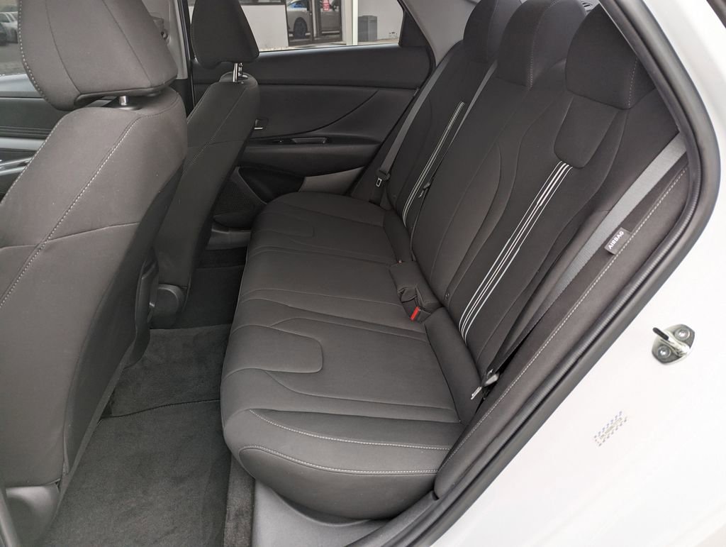 Used 2024 Hyundai Elantra SEL image 28