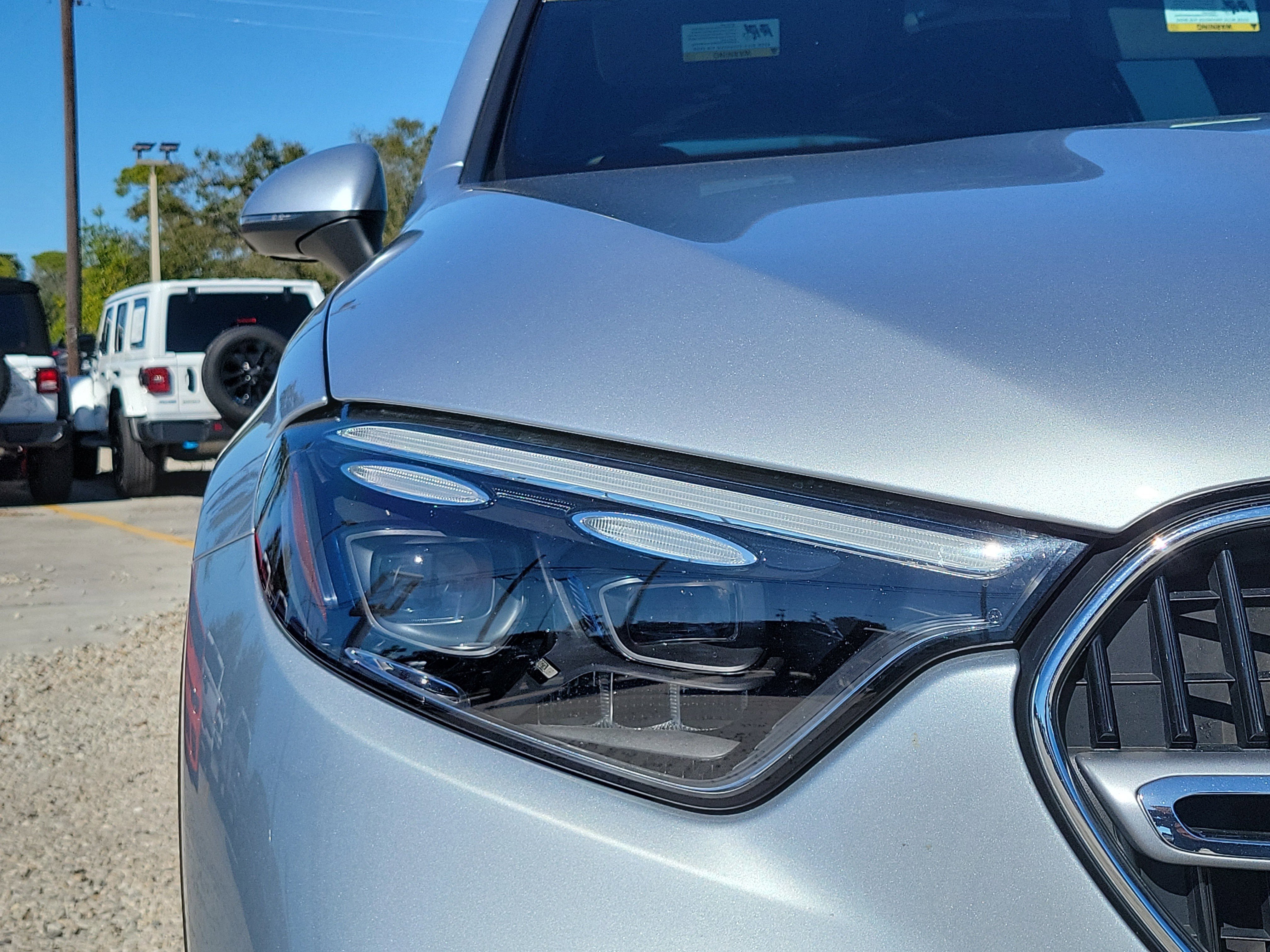 Used 2023 Mercedes-Benz GLC 300 4MATIC image 7