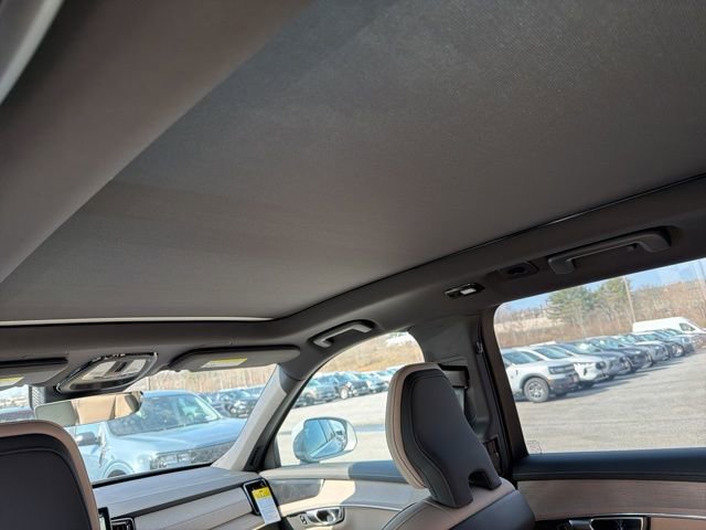 New 2026 Volvo XC90 B6 Plus w/ Protection Package Premier AWD/4WD image 11