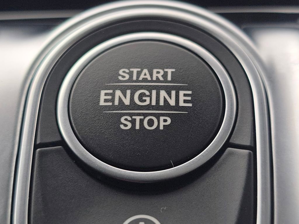 Certified 2025 Mercedes-Benz GLB 250 4MATIC image 35