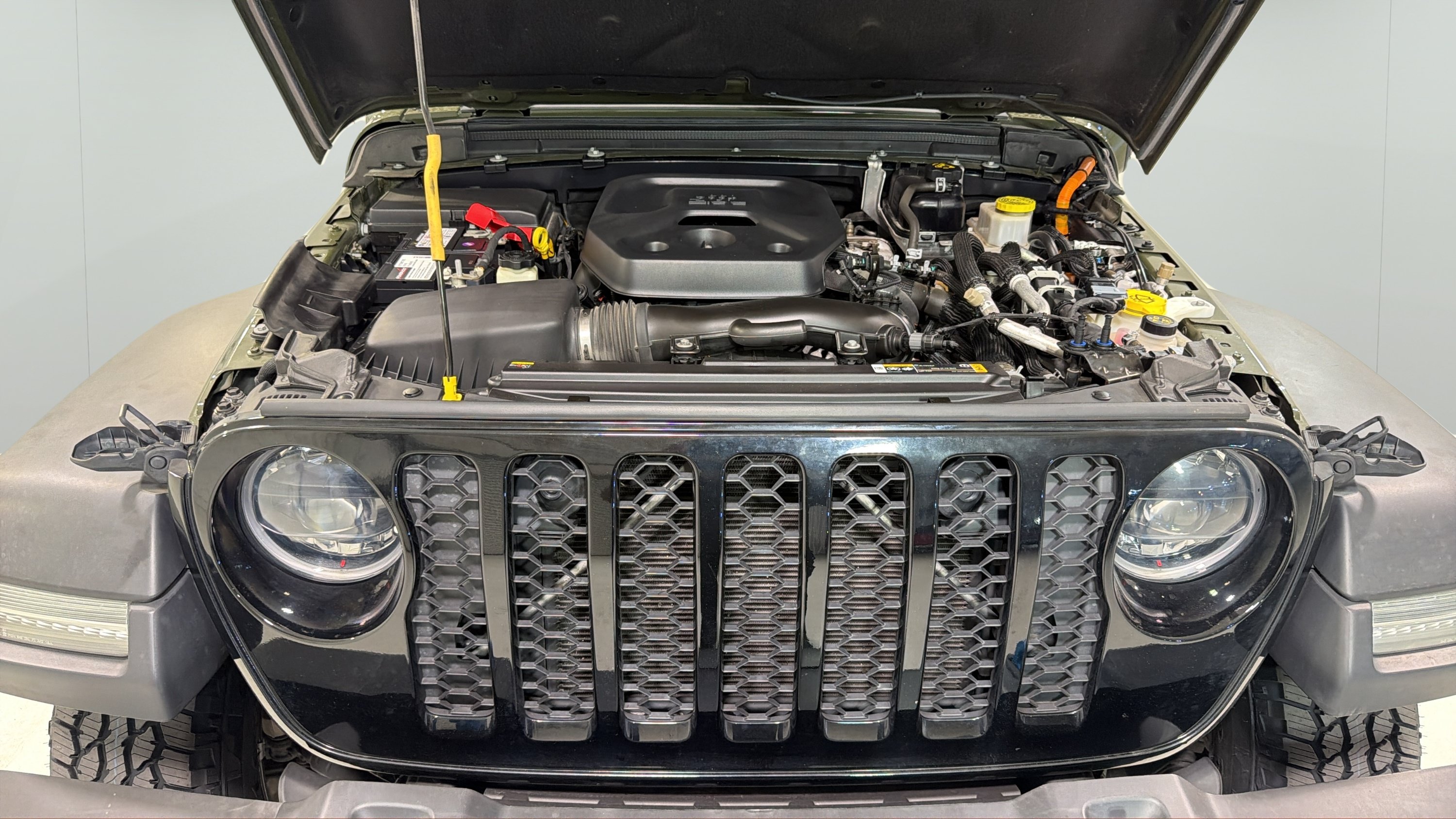 Used 2023 Jeep Wrangler Unlimited w/ Cold Weather Group AWD/4WD image 28