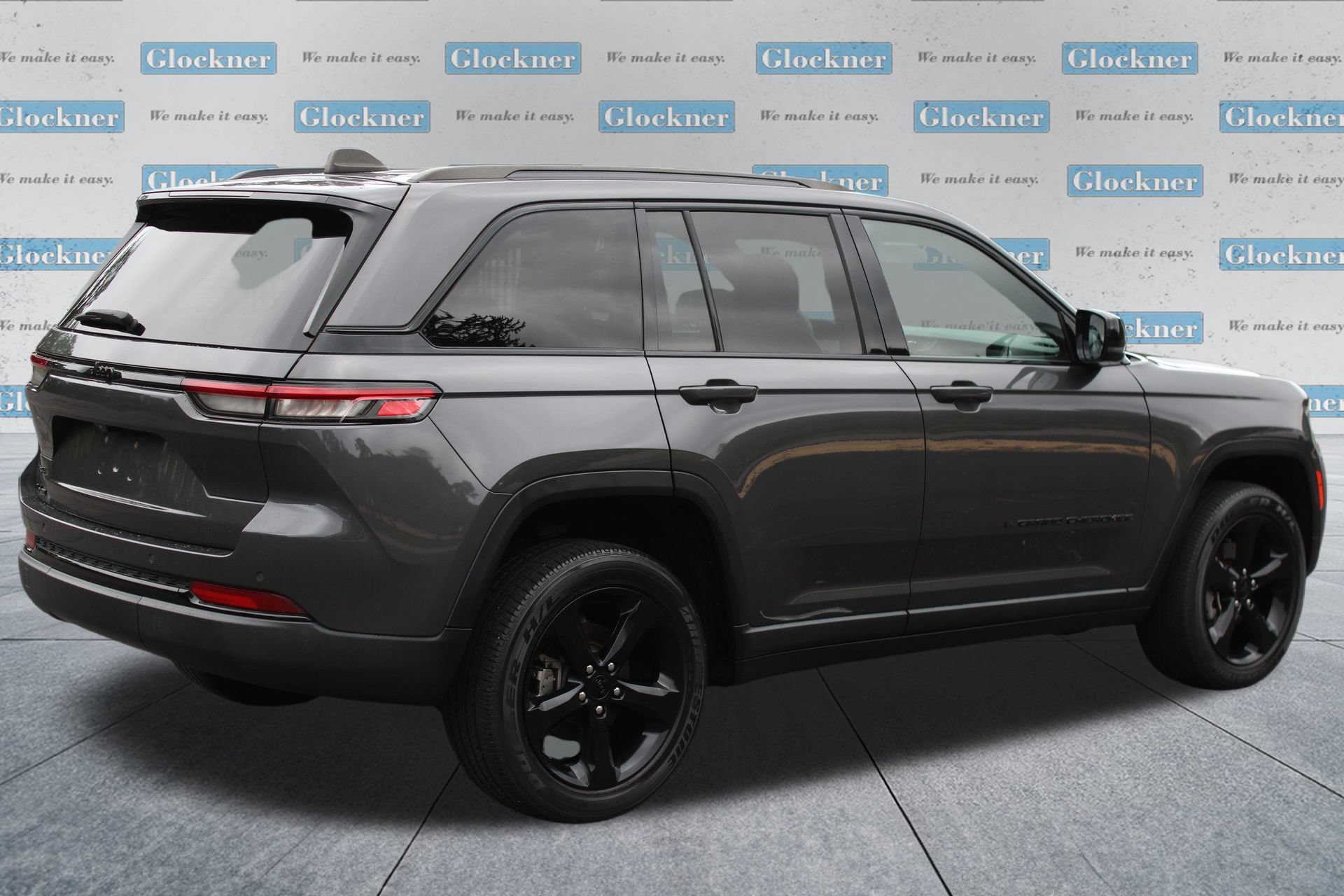 Used 2023 Jeep Grand Cherokee Altitude AWD/4WD image 6