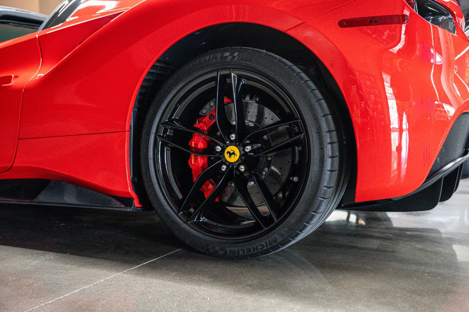 Used 2018 Ferrari 488 Spider RWD image 16
