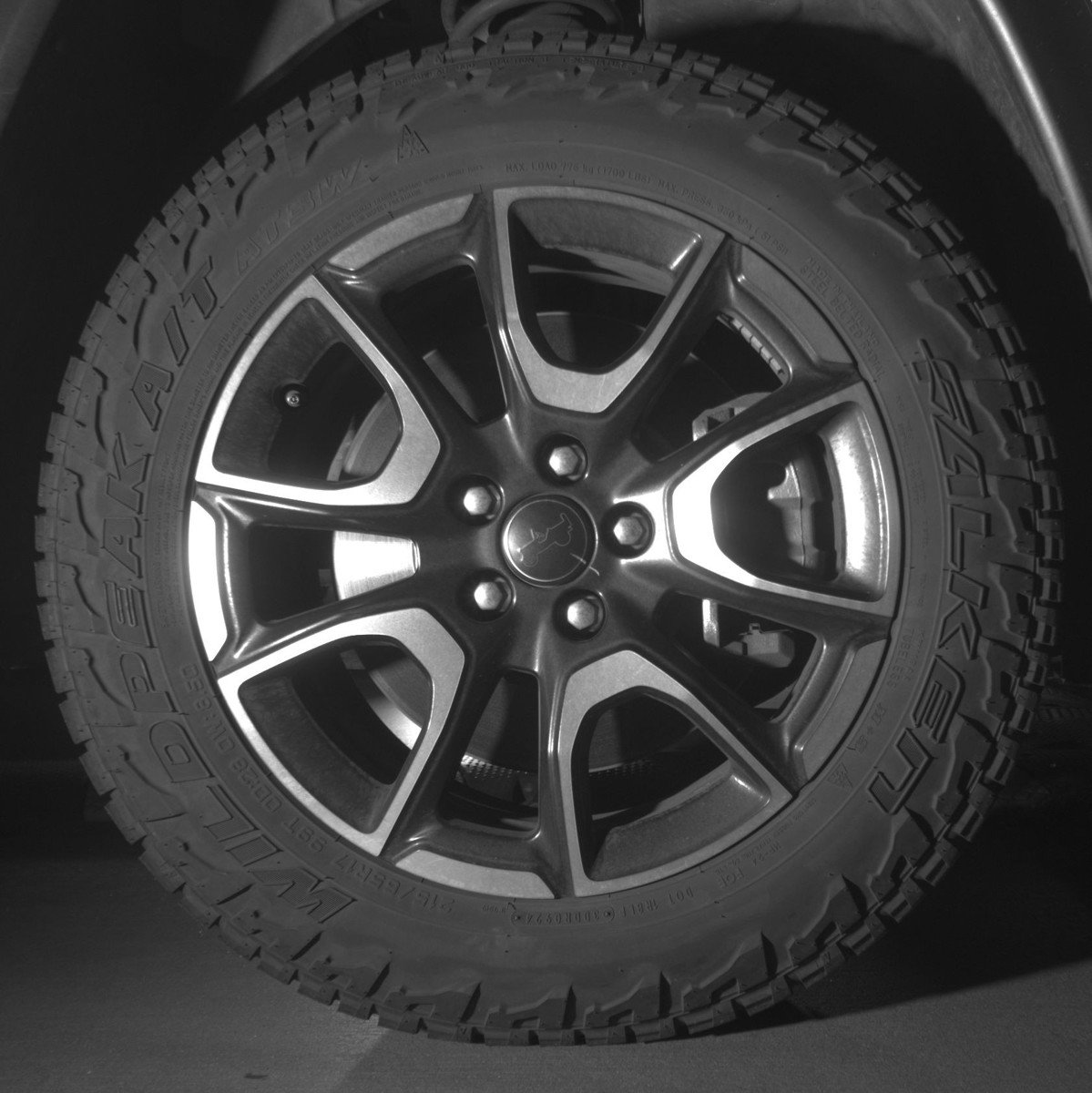 Used 2025 Jeep Compass Trailhawk AWD/4WD image 13