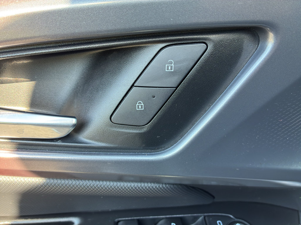 Used 2024 Chevrolet Equinox EV RS FWD image 18