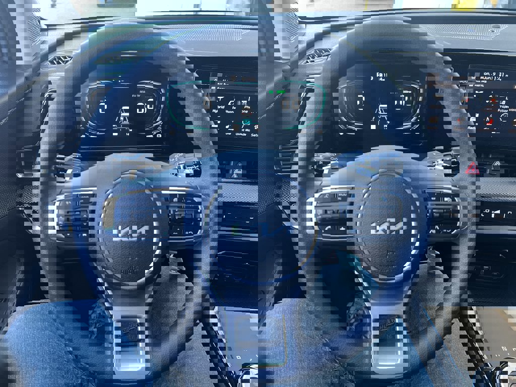 New 2025 Kia Sportage LX image 23