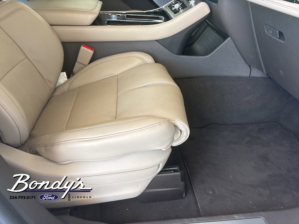 Used 2023 Lincoln Aviator Reserve w/ Equipment Group 201A image 2