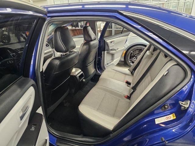 Used 2015 Toyota Camry SE FWD image 9