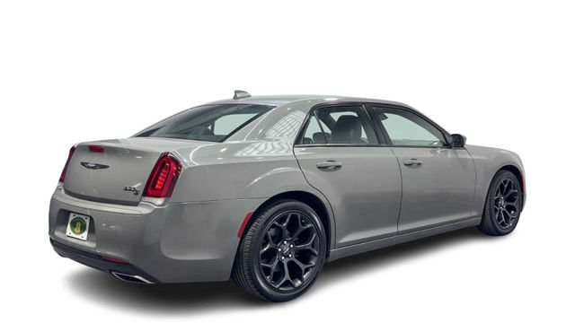 Used 2019 Chrysler 300 S RWD image 2