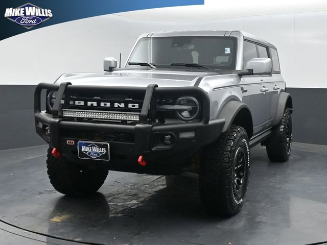 Used 2023 Ford Bronco Outer Banks w/ Sasquatch Package AWD/4WD image 3