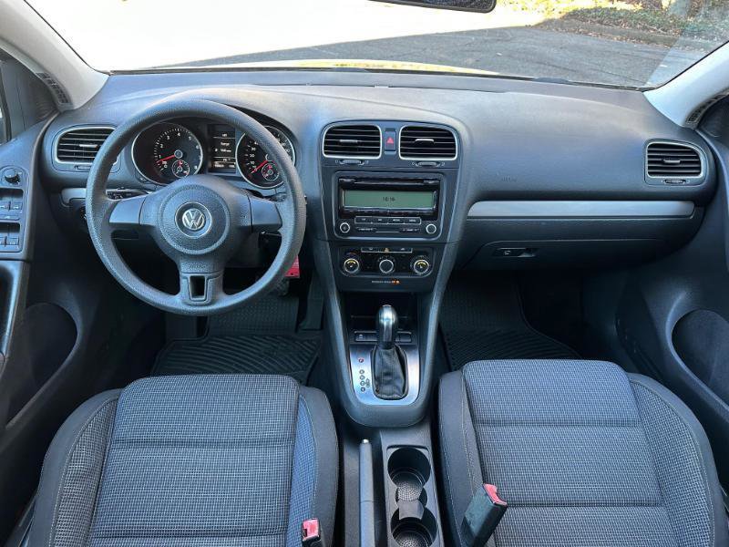 Used 2011 Volkswagen Golf 4-Door image 28
