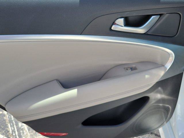 Used 2023 Genesis G70 2.0T RWD image 13