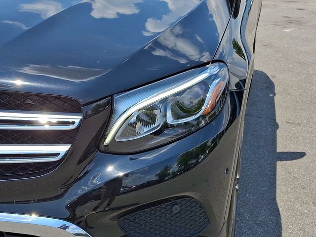 Used 2019 Mercedes-Benz GLC 300 4MATIC w/ Parking Assistance Package image 11