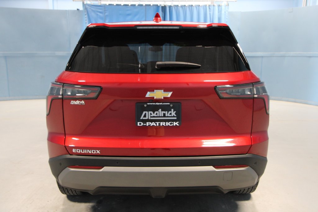 Used 2026 Chevrolet Equinox LT FWD image 27