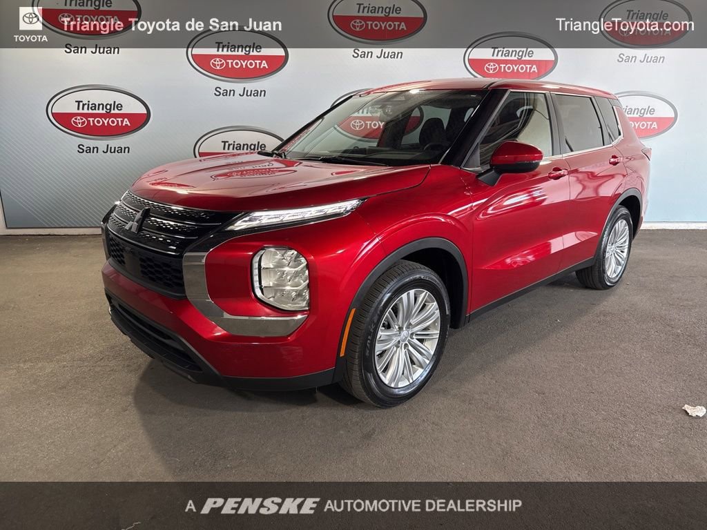 Used 2023 Mitsubishi Outlander ES image 1