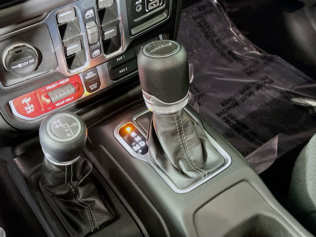 Used 2025 Jeep Gladiator Rubicon w/ Convenience Group image 16