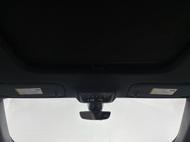 Used 2023 Chevrolet Traverse Premier image 8