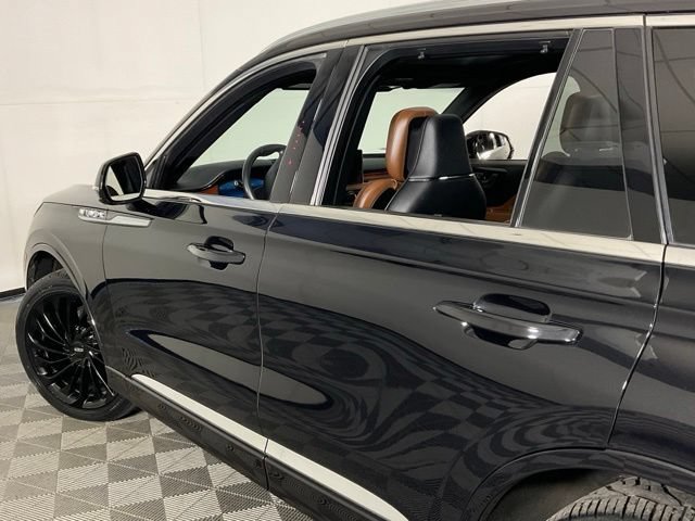 Used 2022 Lincoln Aviator Reserve w/ Equipment Group 201A AWD/4WD image 38