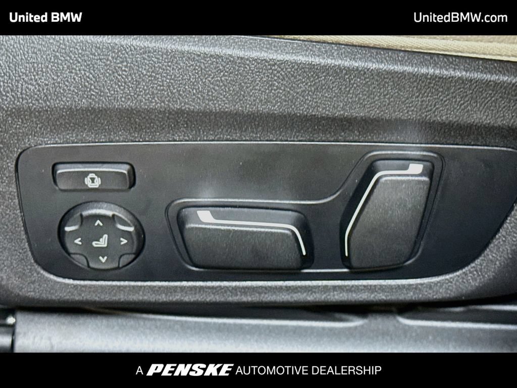 New 2026 BMW 330i Sedan w/ M Sport Package RWD image 4