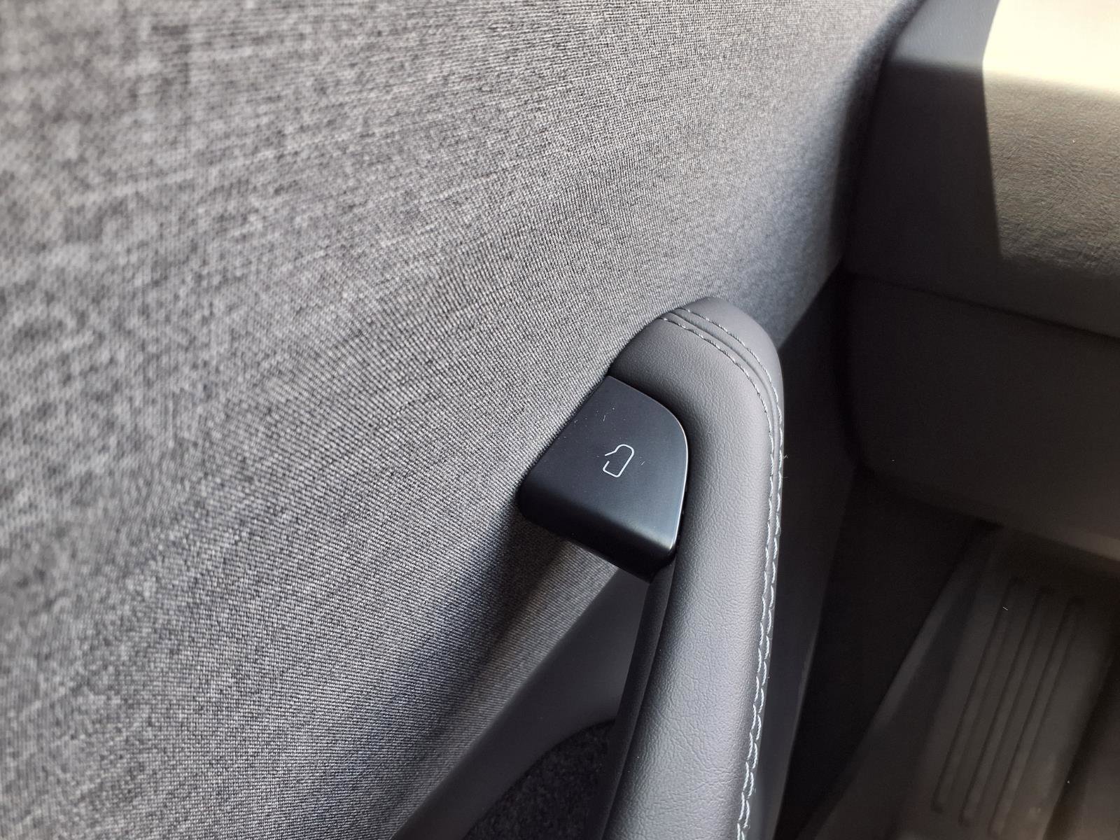 Used 2025 Tesla Model 3 Long Range image 17