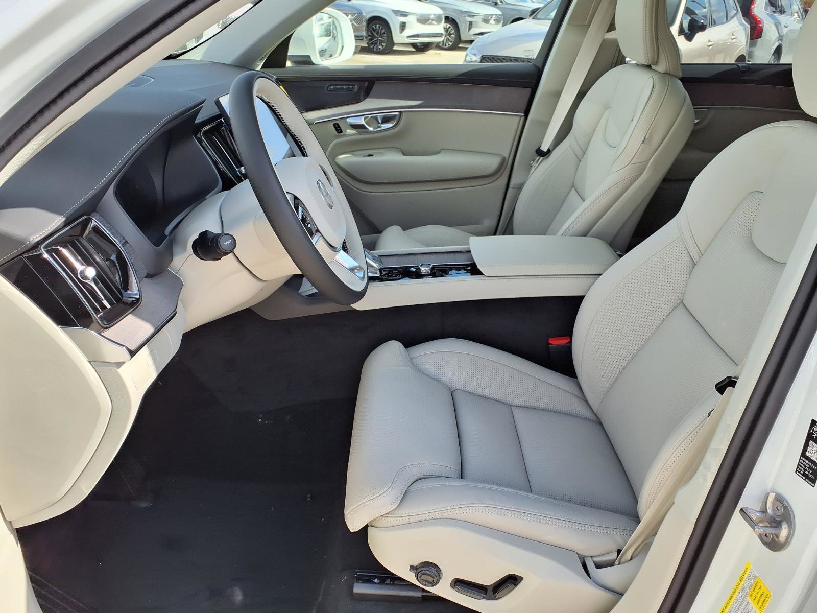 New 2026 Volvo XC90 B6 Ultra w/ Protection Package Premier image 13