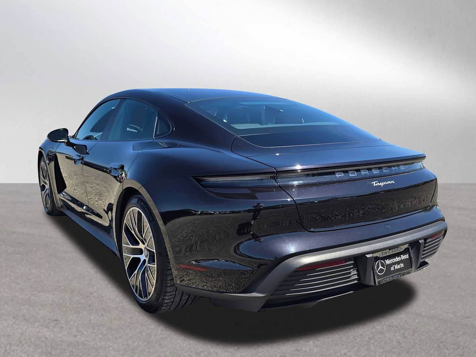 Used 2023 Porsche Taycan RWD image 5